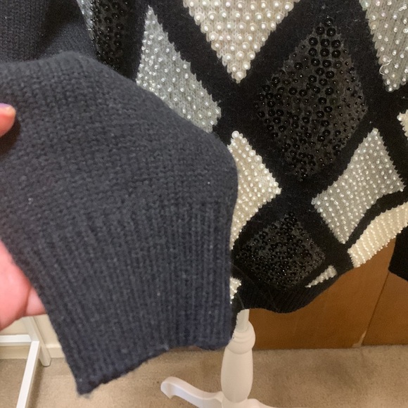 VINTAGE ALFRED DUNNER BLACK GRAY AND WHITE SEQUIN SWEATER - Picture 4 of 5